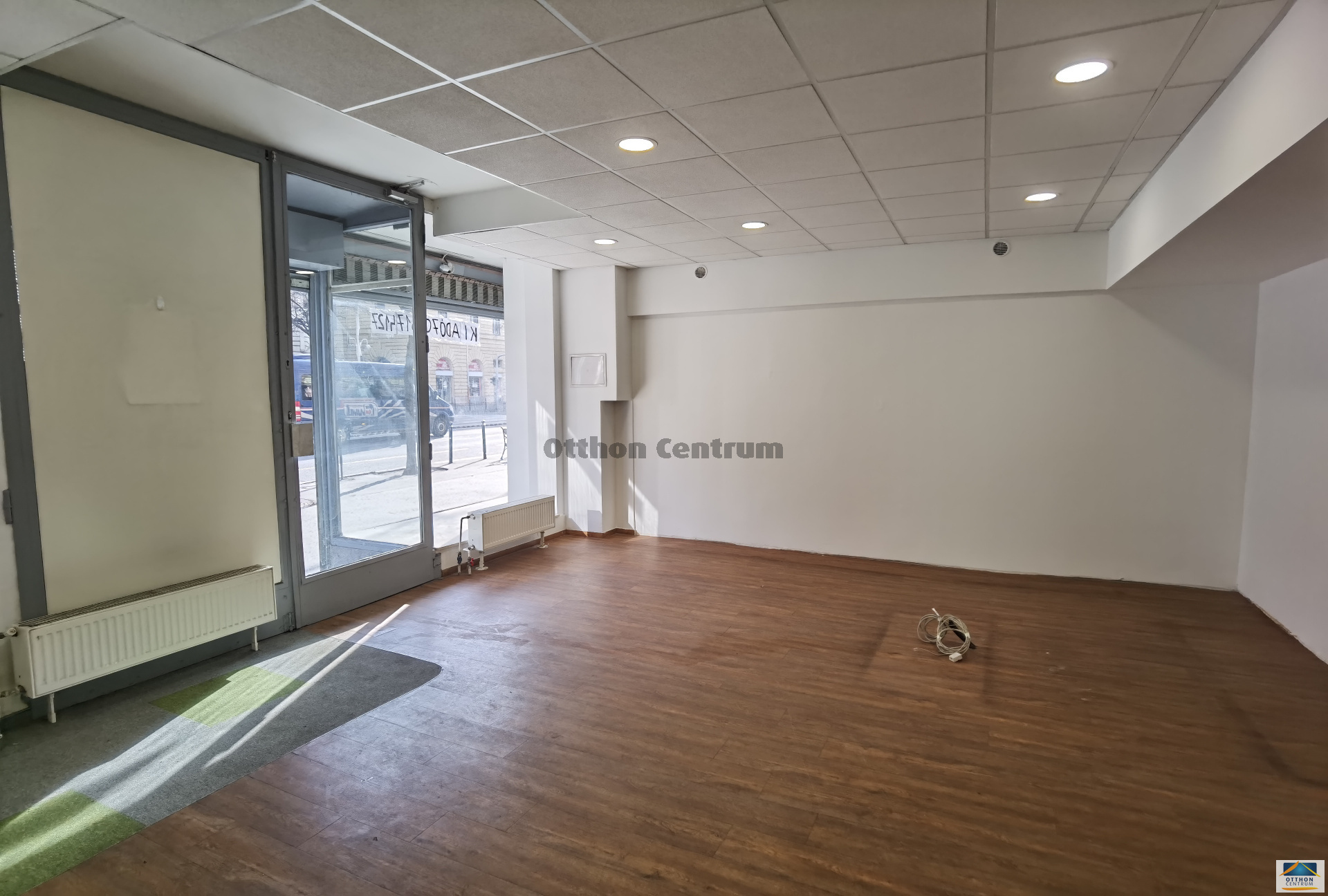 Business premises for rent in Budapest 08 850 k HUF 120 sqm UZ015511